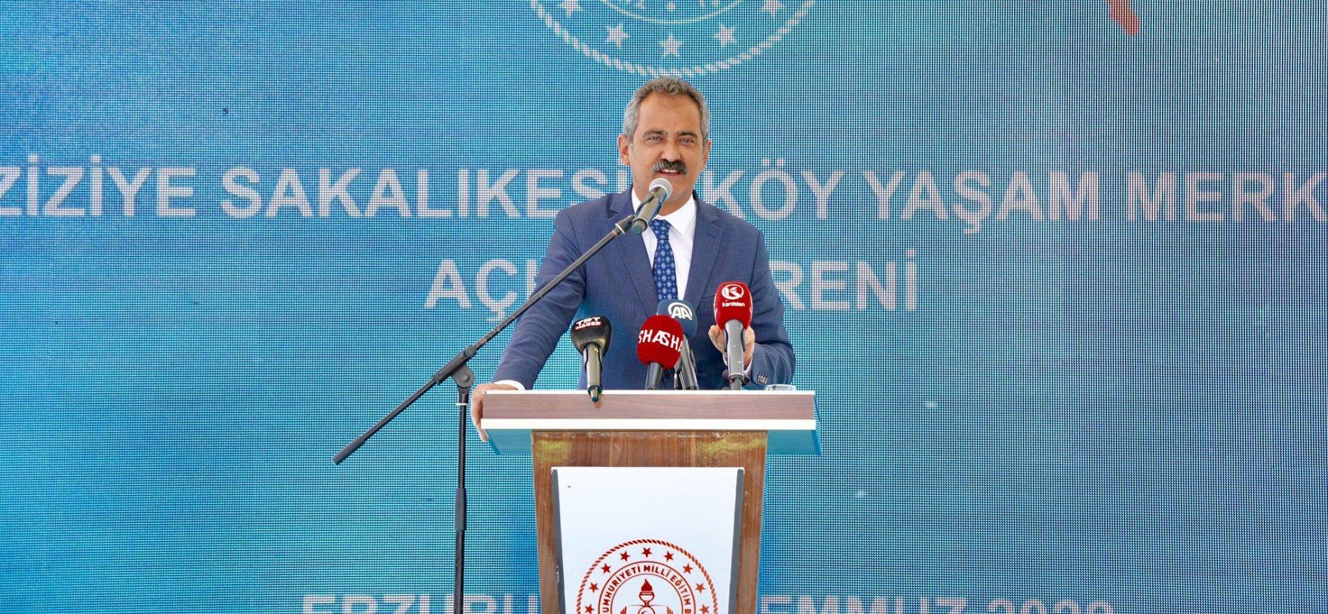 BAKAN ÖZER, ERZURUM'DA KÖY YAŞAM MERKEZİNİN AÇILIŞINA KATILDI